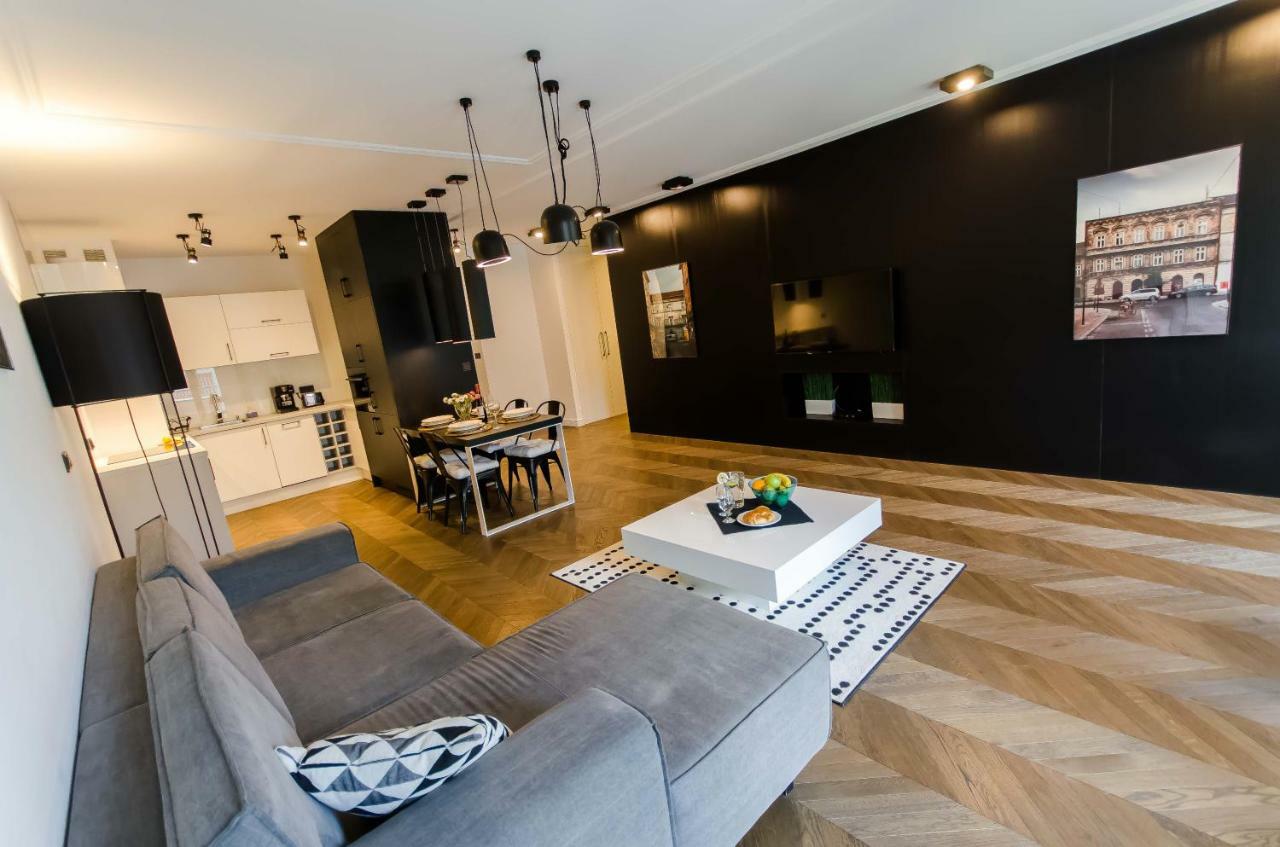 Central Kazimierz Apartment With Balcony Krakow Bagian luar foto