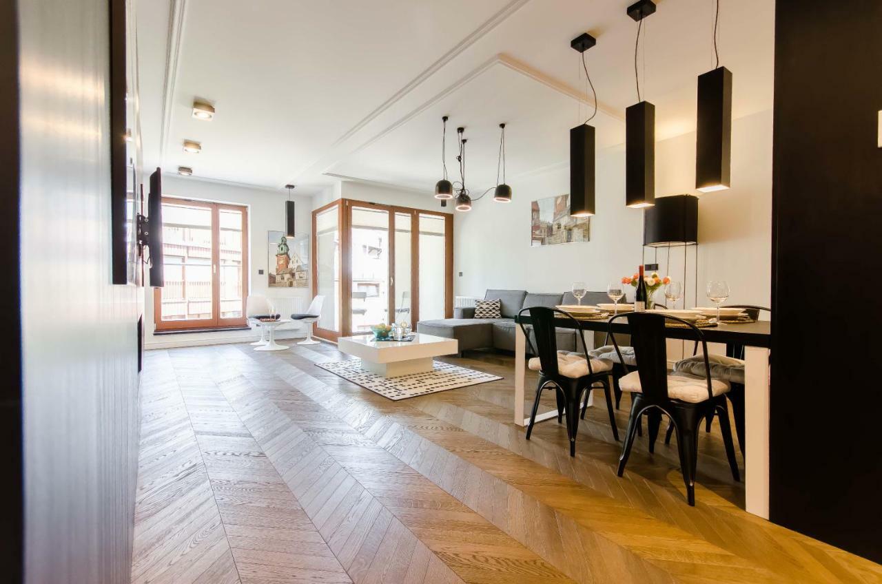 Central Kazimierz Apartment With Balcony Krakow Bagian luar foto