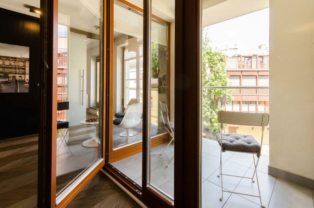 Central Kazimierz Apartment With Balcony Krakow Bagian luar foto